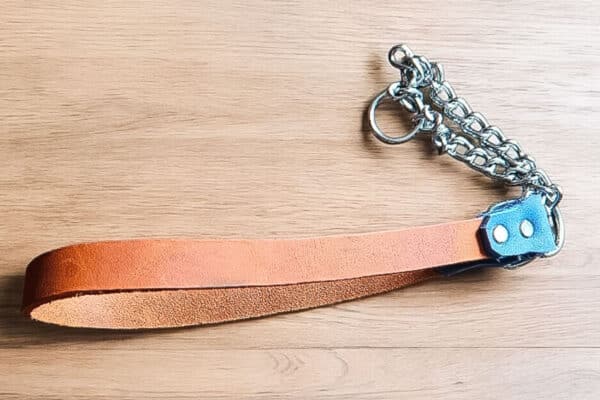 Collier en cuir avec chainette